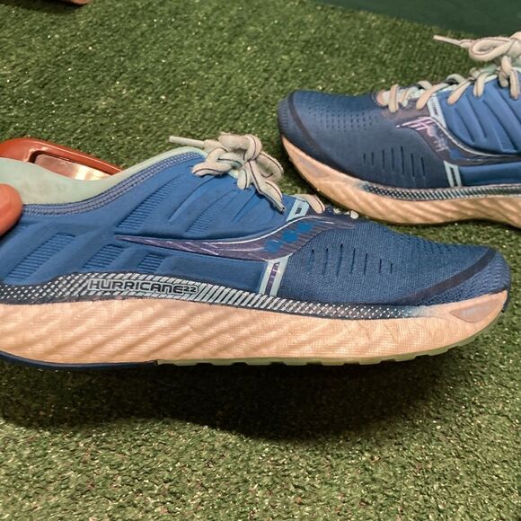 Saucony Hurricane 22 running shoes women’s size 8 wide (OKPM-12-006) - Picture 2 of 13
